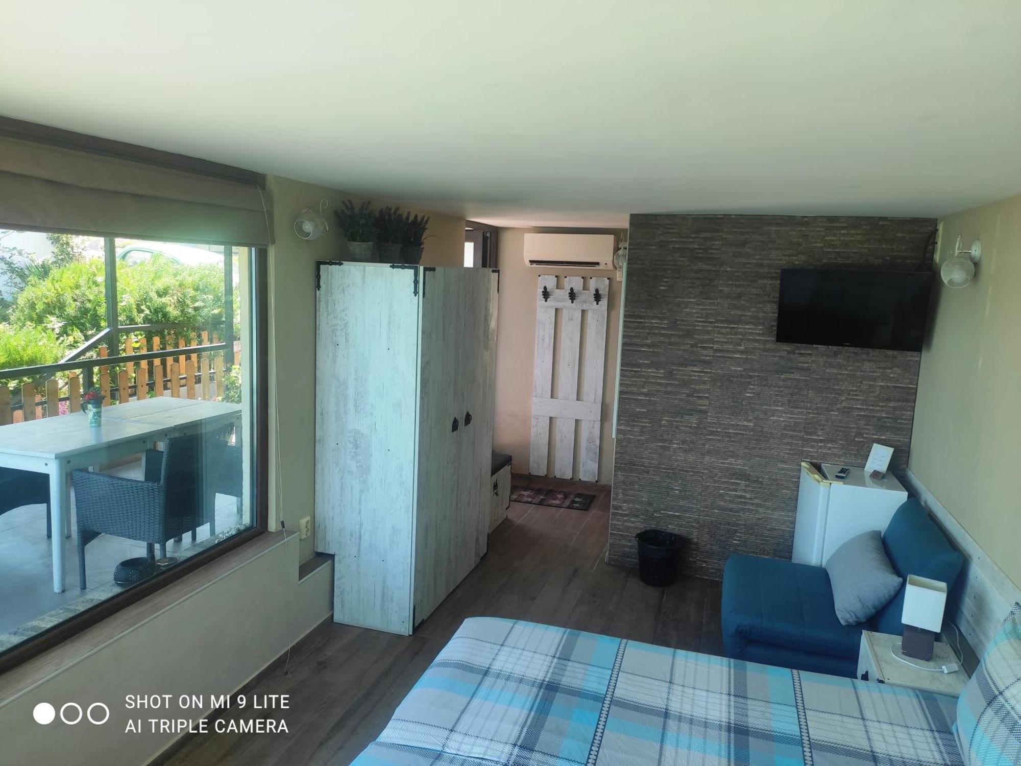 Hemingway Rooms In Happy Beach 바르나 외부 사진